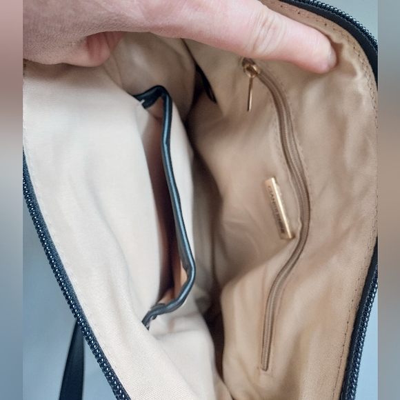 Giani Bernini Crossbody Bag – Black/White Geometric – Gold Hardware - Picture 3 of 6